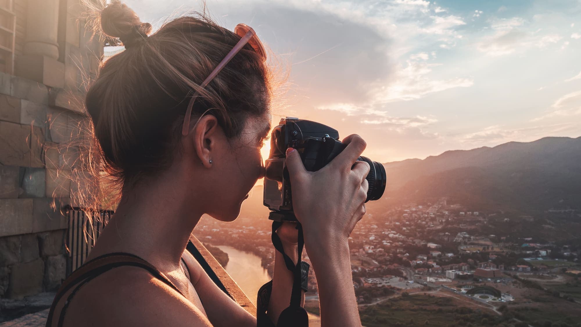 Creatorin fotografiert bei Sonnenuntergang