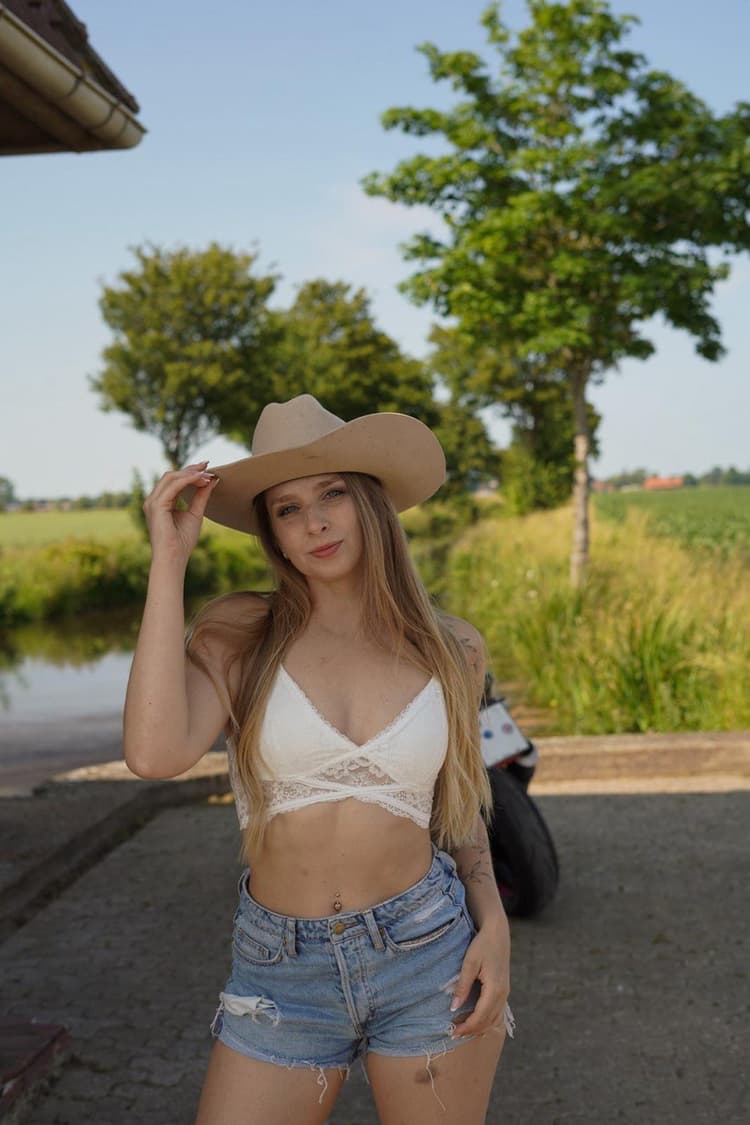 Kimi Motorsport - Come closer, I only bite... sometimes.