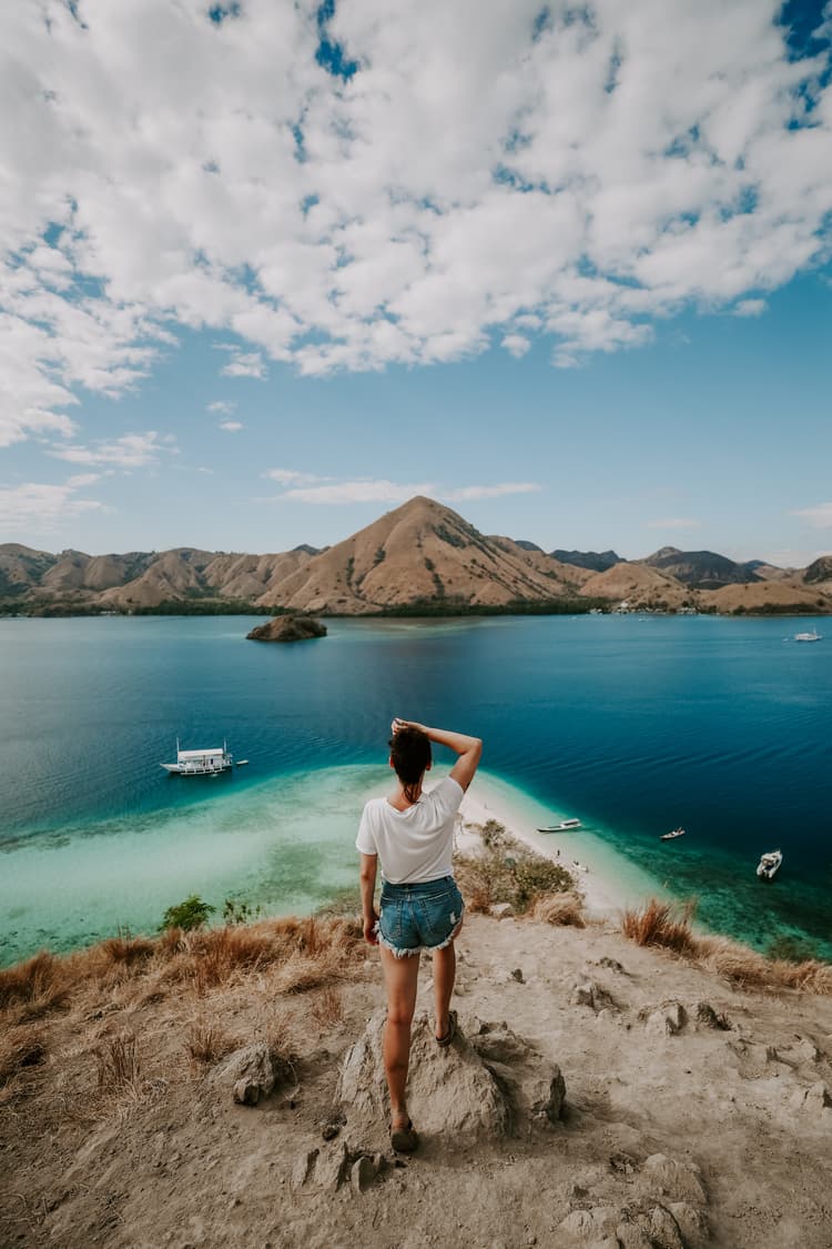 Discover new paths and landscapes together with your fans